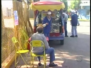 Pegadinha - Cachorro-Quente com Laranjada