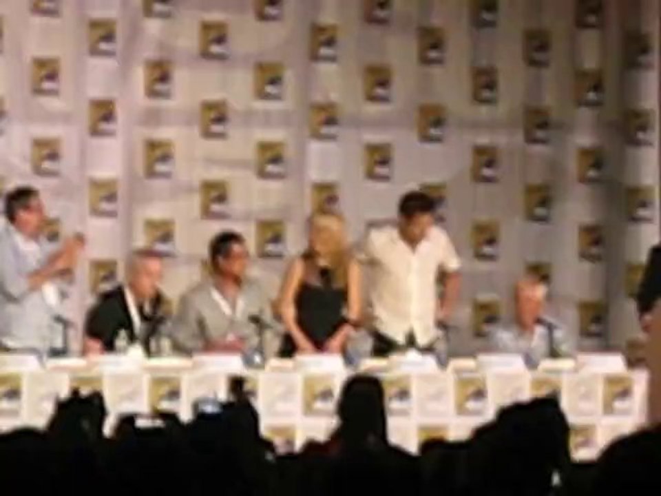 David Duchovny and Gillian Anderson arrives on stage Comic Con 2013 X-Files panel