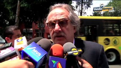 Decio de María montó guardia en funeral de Arturo Yamasaki