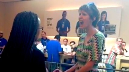 Woman's Apple Store Meltdown Caught on Vine