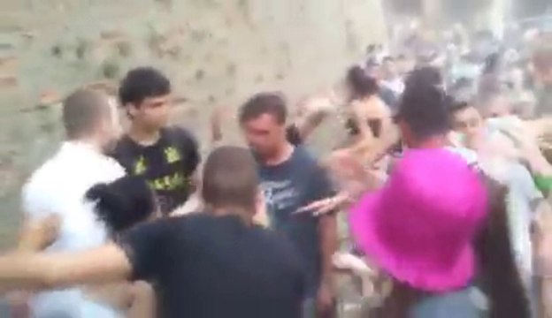 La danse de la main - complètement defoncés!