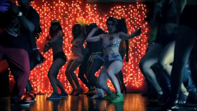 Busta Rhymes Ft. Nicki Minaj - Twerk It Official Video