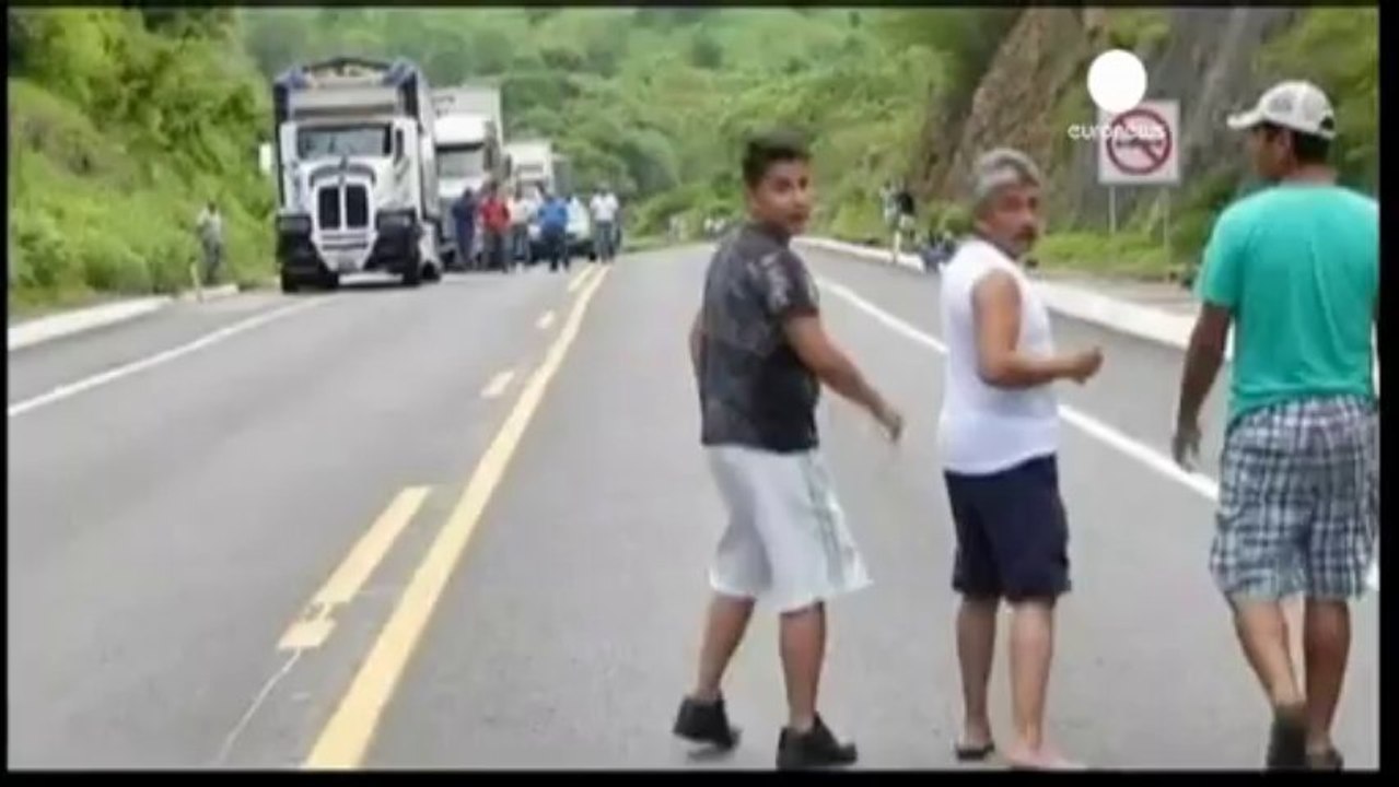 Armed men attack police in Mexico, government reports