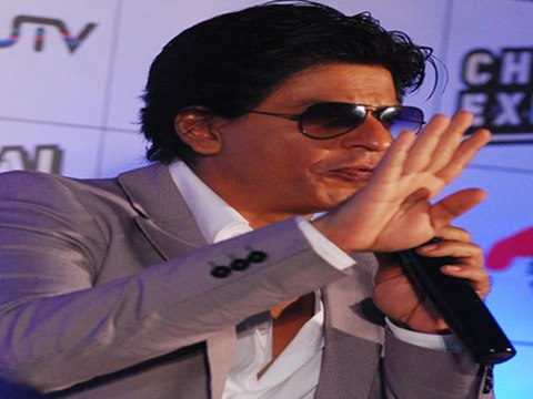 Shahrukh Khan Refuses To Talk About HUGGING Salman Khan