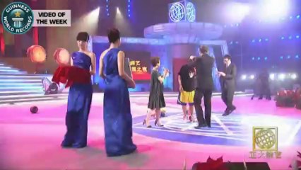 Longest Time To Spin Two Basketballs On One Finger - Video of the Week, 6th June - GWR