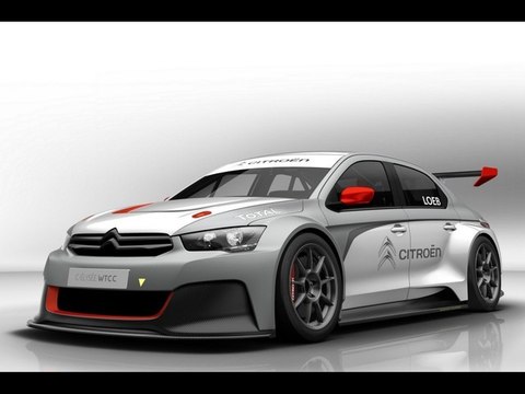 Sébastien Loeb teste la Citroën C-Elysée du WTCC