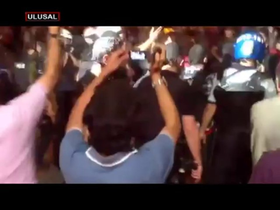 İşte an an polisin halkı kışkırtması