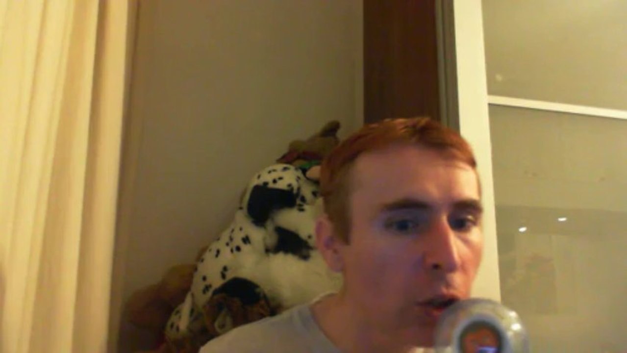 Wiwi égratigne "des voix dans ma tête" des Sages Poëtes De La Rue