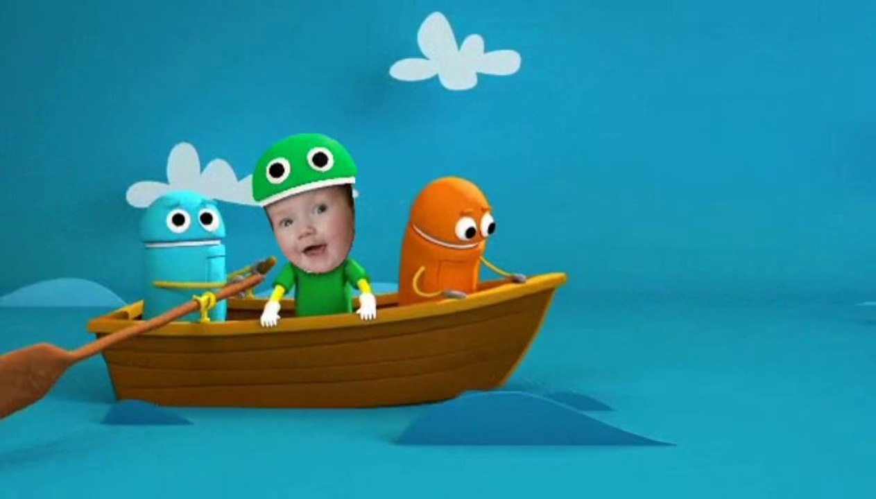 Nikki sings ROW YOUR BOAT