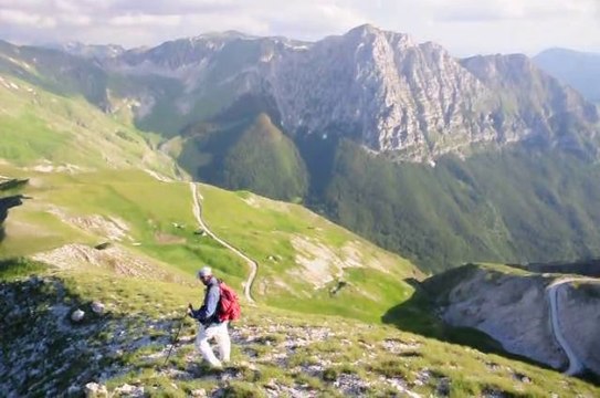 DOM.16-6-13 MONTI SIBILLINI: PIZZO BERRO, MONTE PRIORA, PIZZO TRE VESCOVI E MONTE ROTONDO DAL RIFUGIO DEL FRAGNO.