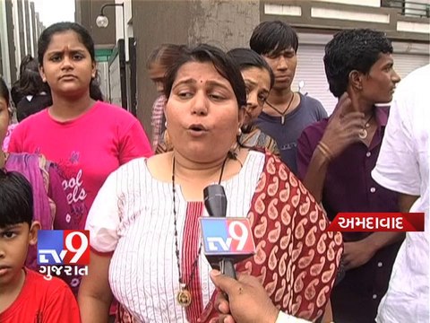 Tv9 Gujarat - Heavy rains left a huge pits in Vasna , Ahmedabad