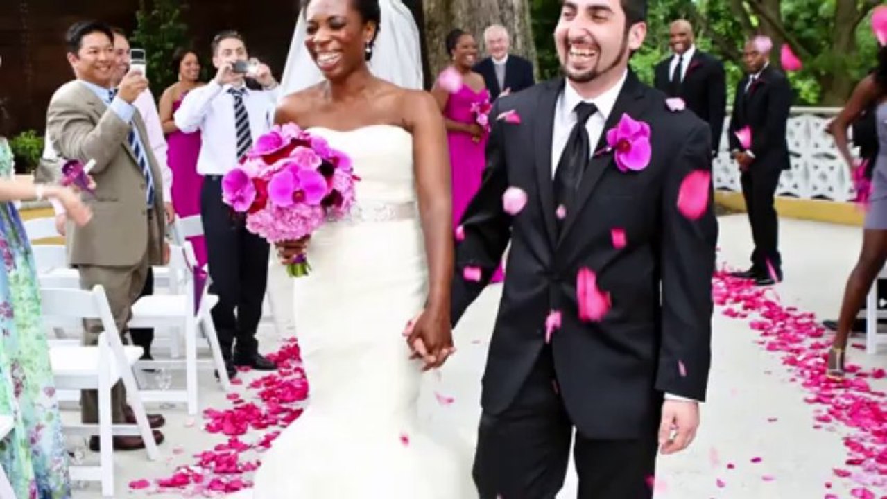How to Select a Wedding Photographer