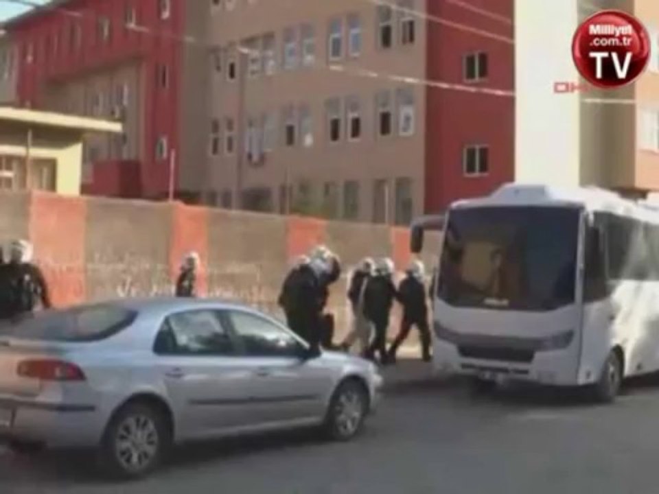 Liselilerin aşiret kavgası Silopi yi savaş alanına çevirdi