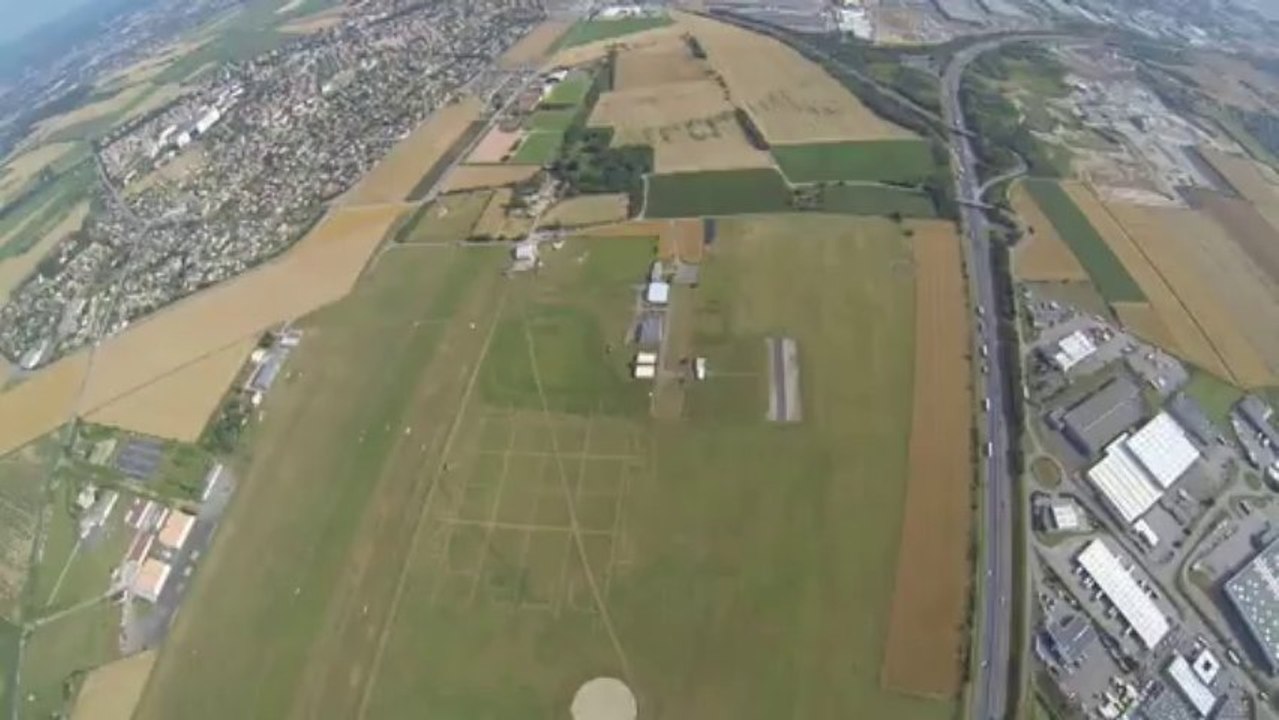 PARACHUTISME – RASSEMBLEMENT FEMININ NATIONAL 2013 : freefly "saut 3"