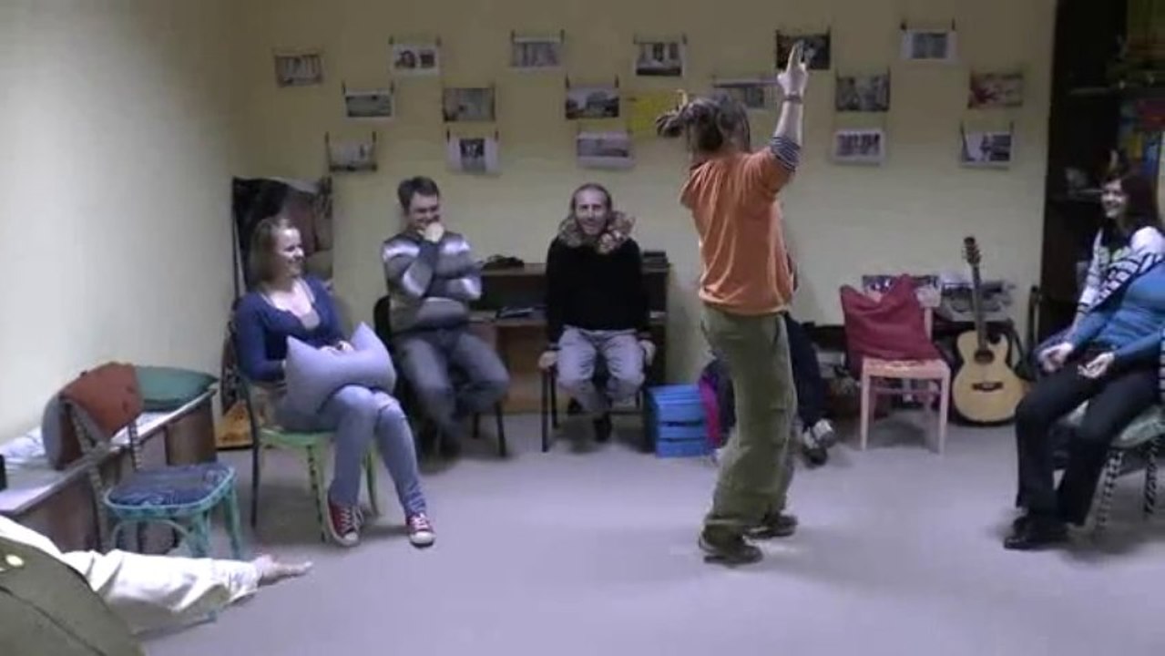 Актёрское упражнение "Подиумная модель"