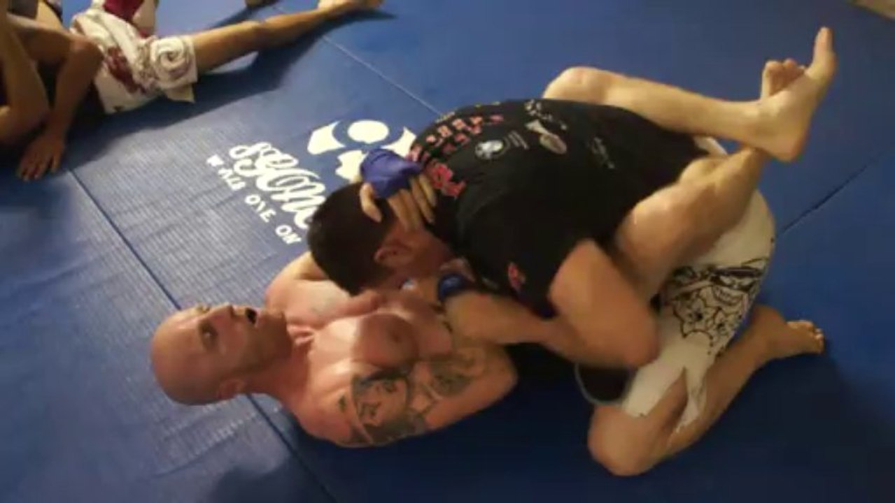 ,entrainement en octogone,kev et rapha academie jiujitsu vitrolles