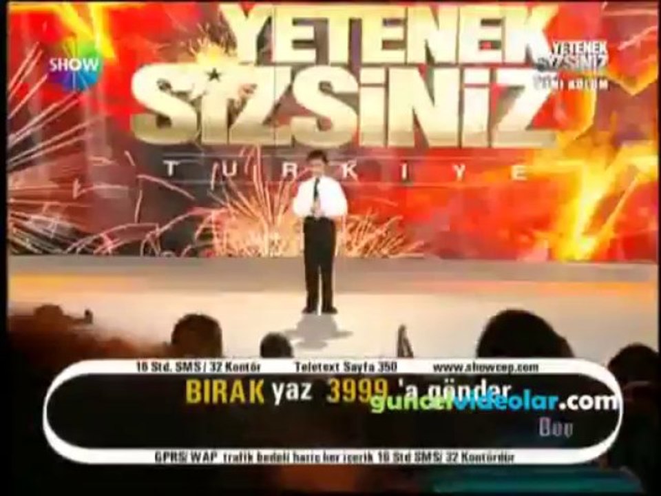 Turkish Guy Dances like Michael Jackson (RIP) MUST SEE![2]