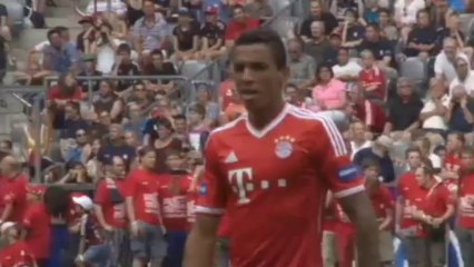 Tackle del Wolfsburg su Luiz Gustavo, Inter più lontana