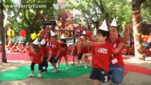 Autosital - 600 enfants encouragent Fernando Alonso avant le Grand Prix de Hongrie