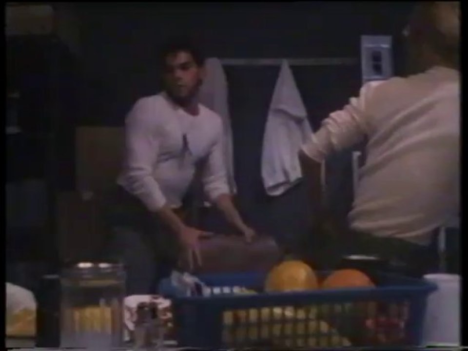 Creepozoids (1987) Dining