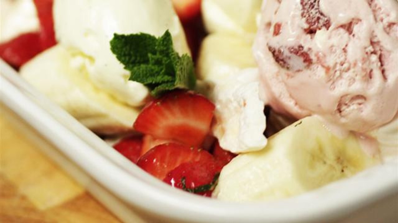 Classic Banana Split Recipe