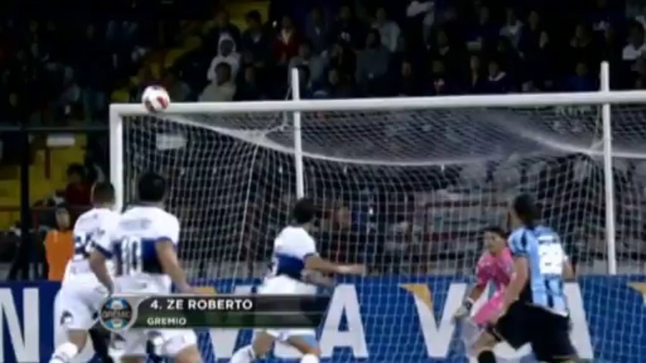 Top10: Ze Roberto per Fallrückzieher und Ronaldinho schlitzohrig