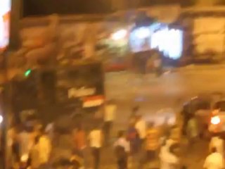 سيارة الشرطة المصري تدهس المواطنين في سادية وجنون