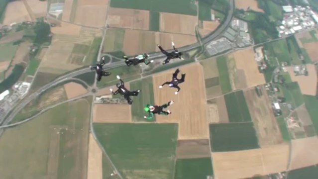 PARACHUTISME – RASSEMBLEMENT FEMININ NATIONAL 2013 : Vol relatif grande formation 28 juillet