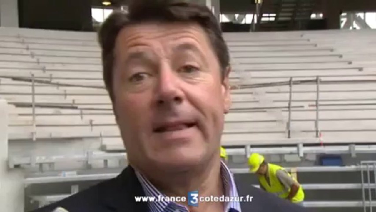 La pose de la pelouse de l'Allianz Riviera de Nice a débuté