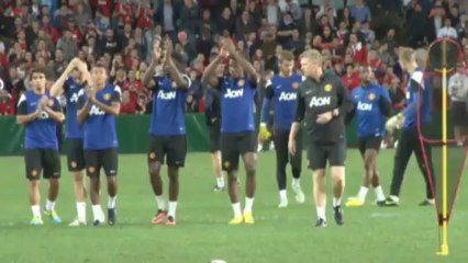 Moyes ve cómo Cesc se aleja de Old Trafford