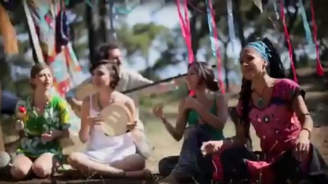 GEZİ'NİN İÇİNDE BİR TAŞ OLAYDIM GELENE GİDENE YOLDAŞ OLAYDIM