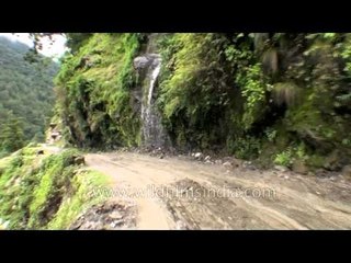 Risky roads on the way to Tilwara