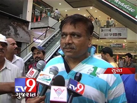 Tv9 Gujarat - Surat : Shopping mall's steel pathway collapse,1 died