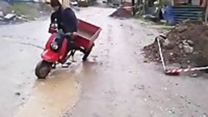Hilarious Russian Vespa Fail