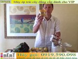 Máy ép hoa quả cao cấp ][ Juicing in the - Red Romaine Lettuce , Apples, Lemon and Ginger]