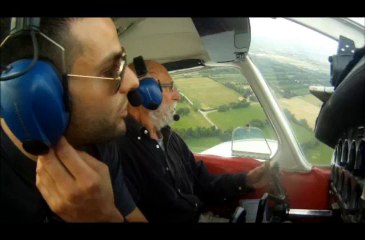 Découvrez le vol d'initiation ! Prenez les commandes !