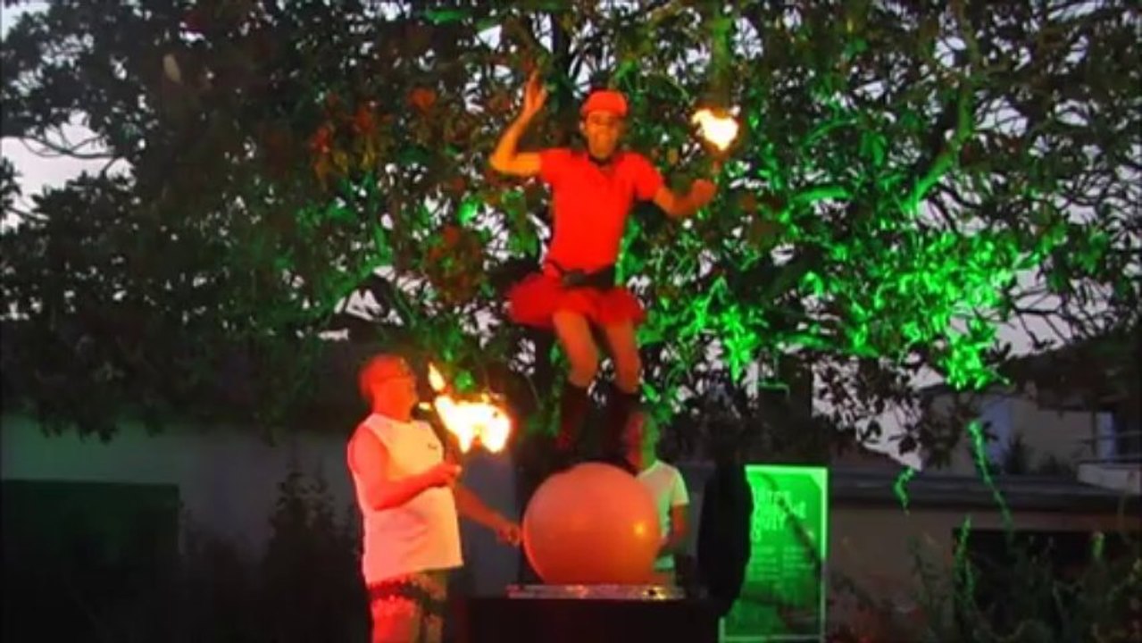 Le Nouveau Cirque à l'Ancienne de Lazari: "Lazari pour la Vie" (cirquetheatrelazari.com)
