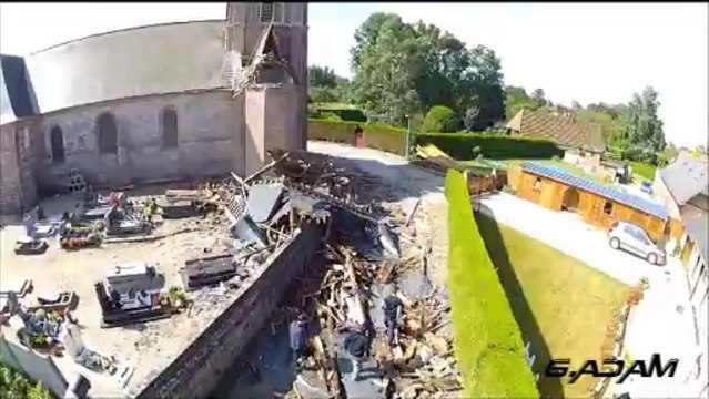 Orages: les dégâts du clocher de Greuville vus d'un drone Témoin BFMTV - 29/07