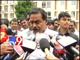 Seemandhra leaders must oppose T-State in CWC meet - Veera Shiva Reddy