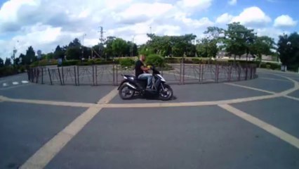 moi frote bequille scoot