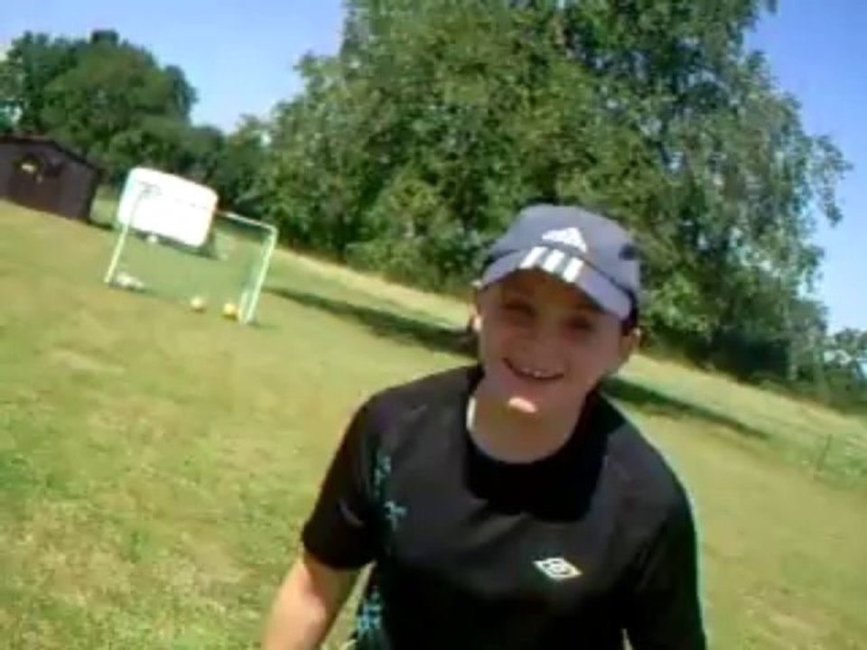 Jeune buteur hors paire