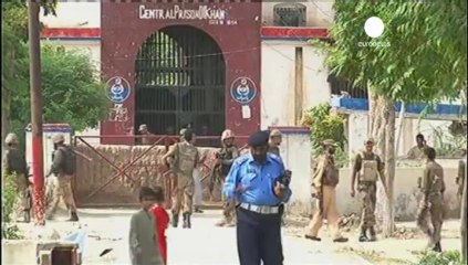 Pakistan Talibanı cezaevine saldırdı