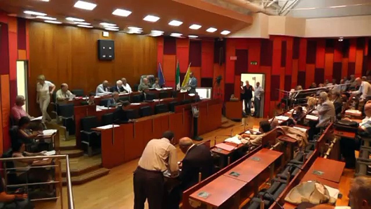 Napoli - La seduta del Consiglio Comunale (29.07.13)