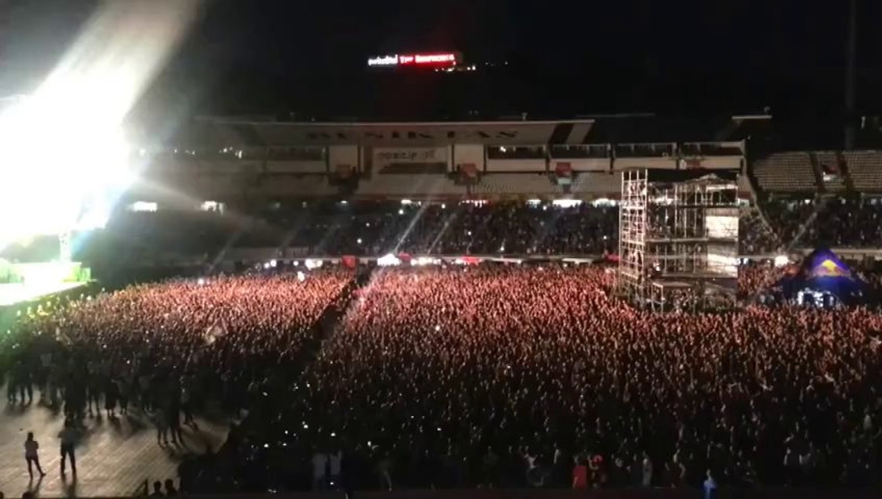 Her Yer Taksim Her Yer Direniş ( Iron Maiden İnönü Stadyum )