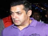 SHOCKING Salman Khan abuses Reporter