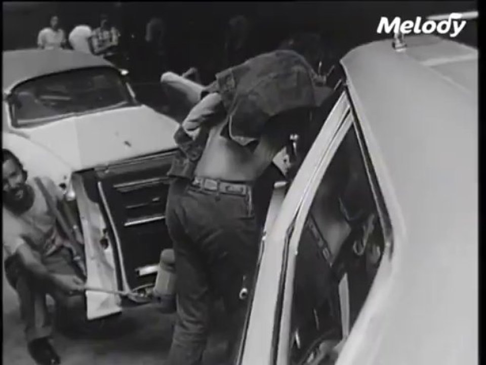 - Hugues Aufray (73)-3/ 4  -parle et extraits de chansons d"epoque"