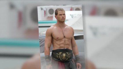 Скачать видео: Kellan Lutz Looks Very Hunky in First Look at Him as Hercules