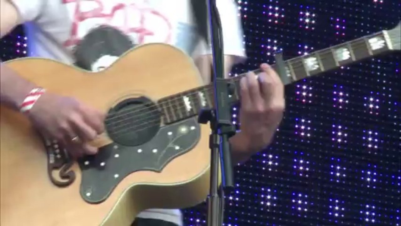 Micky P Kerr - Dreamers Club// Live at Kendal Calling 2013