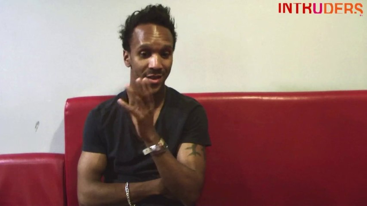 Dyed Soundorom entre rêves d'enfant et liberté dans 3 endroits magiques