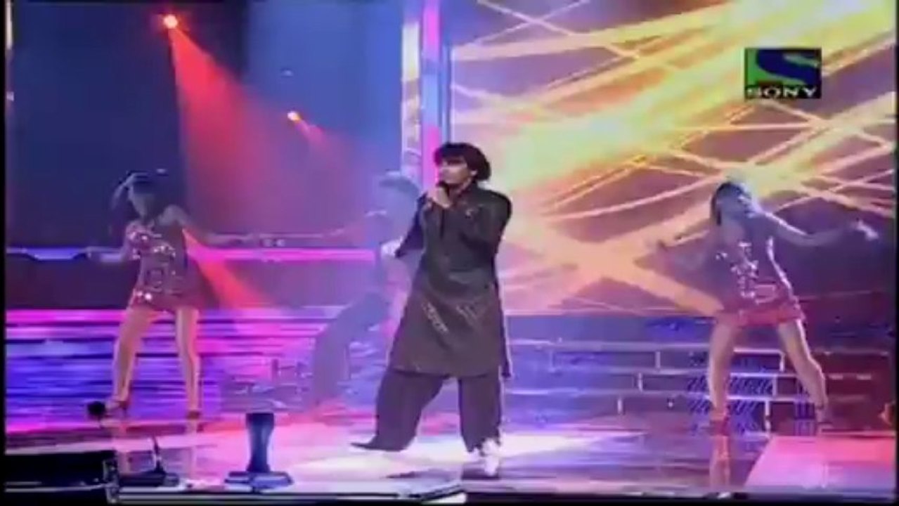 Sonu Nigam pays homage to Superstar Shammi Kapoor- X Factor India - Episode 28 - 19th Aug